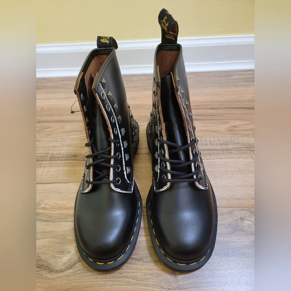 Dr. Martens 1460 STUD - Picture 9 of 11